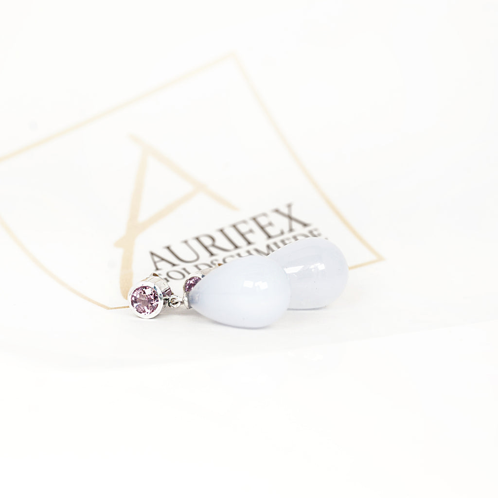 Aurifex Goldschmiede Koblenz Ohrringe aus der Kollektion Feine Form in Silber mit Chalcedon und Spinell