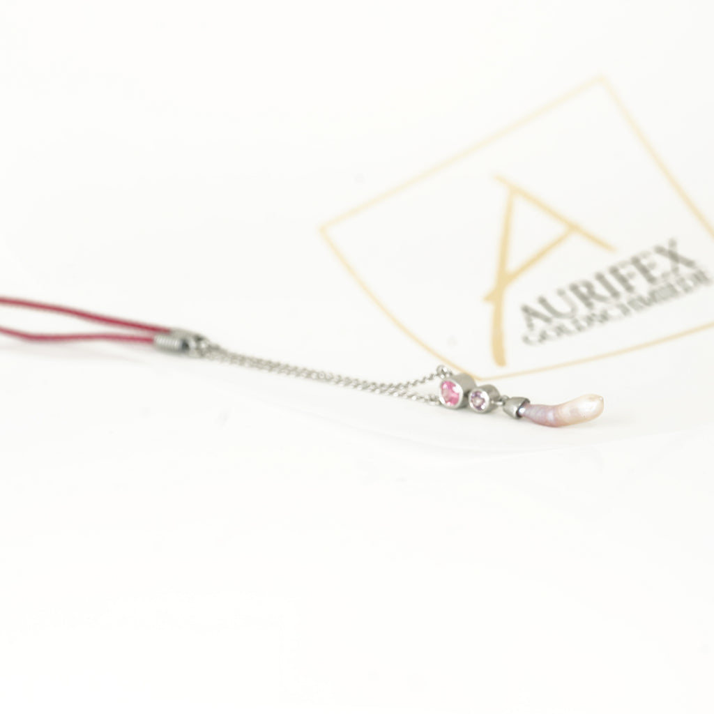 Aurifex Goldschmiede Koblenz Halsschmuck aus der Kollektion Perlenkultur in Platin mit Keshi Perle und Spinell