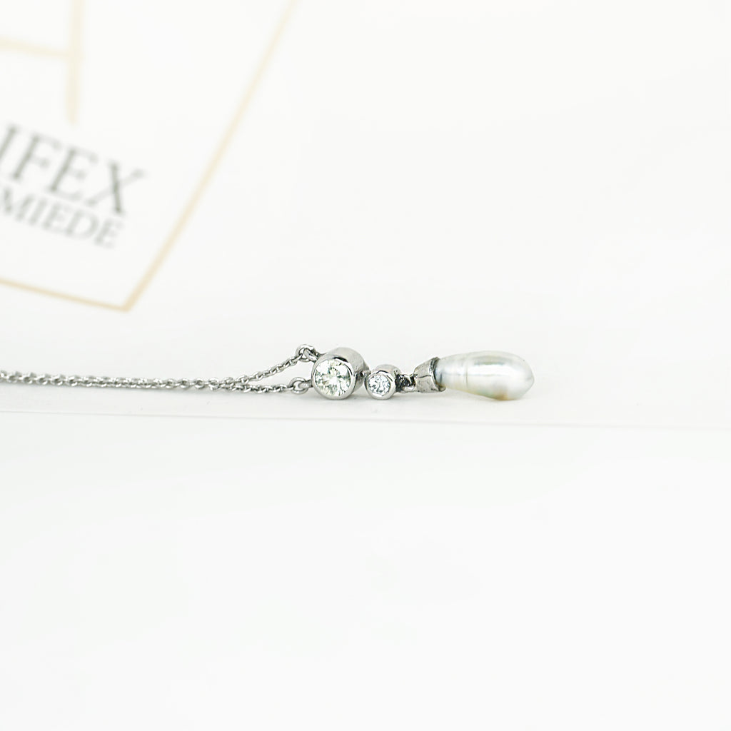 Aurifex Goldschmiede Koblenz Kette aus  der Kollektion Perlenkultur in 950/000 Platin mit Turmalin und Brillant