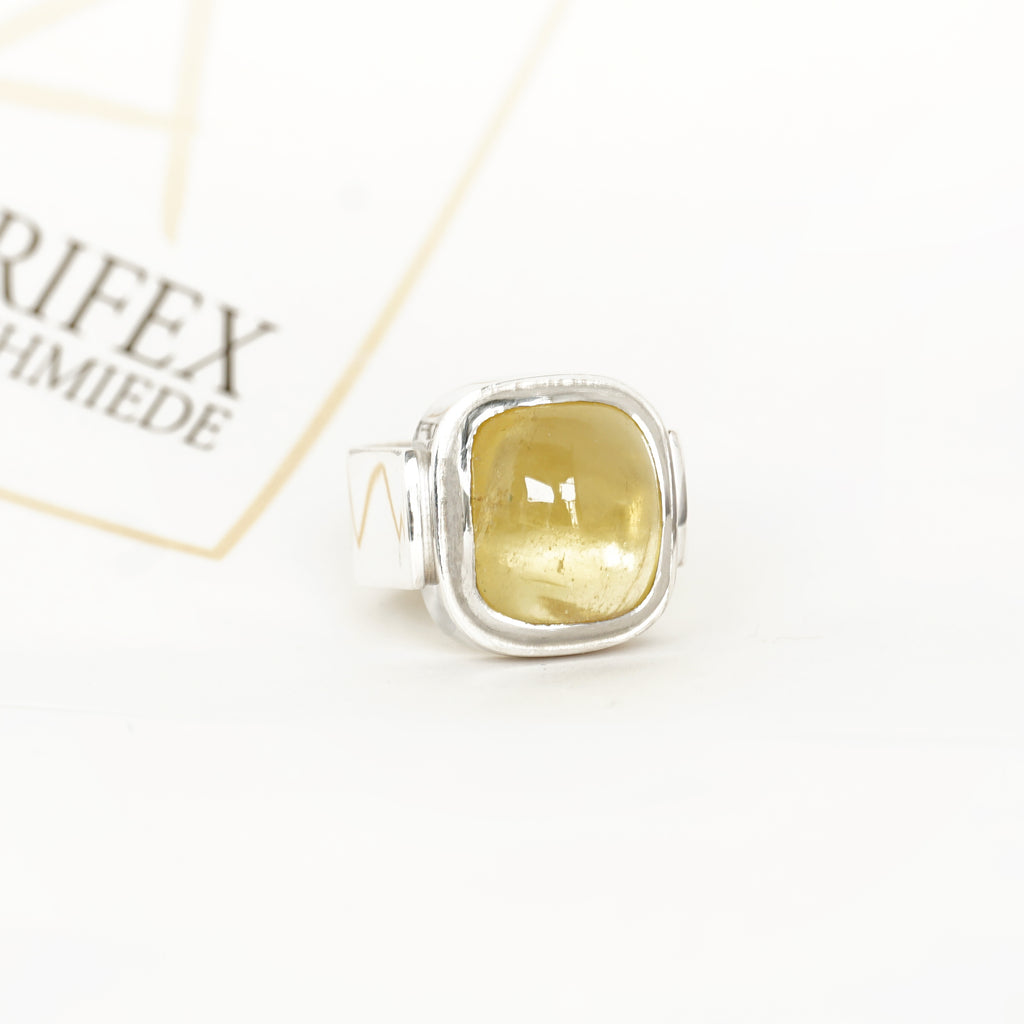 Aurifex Goldschmiede Koblenz Ring aus der Kollektion Unikat in Silber mit Platin und Beryll