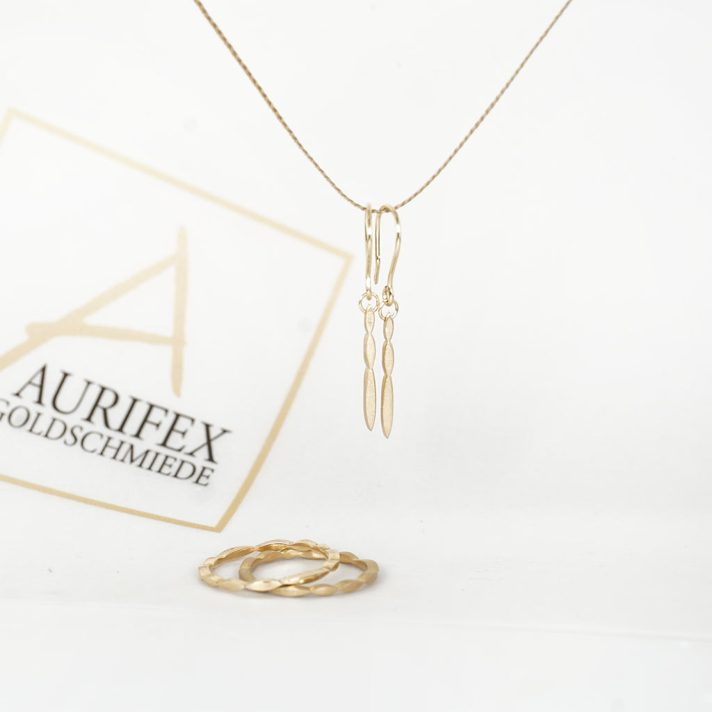 Ohrringe leicht aus der Kollektion Feine Form in Gelbgold