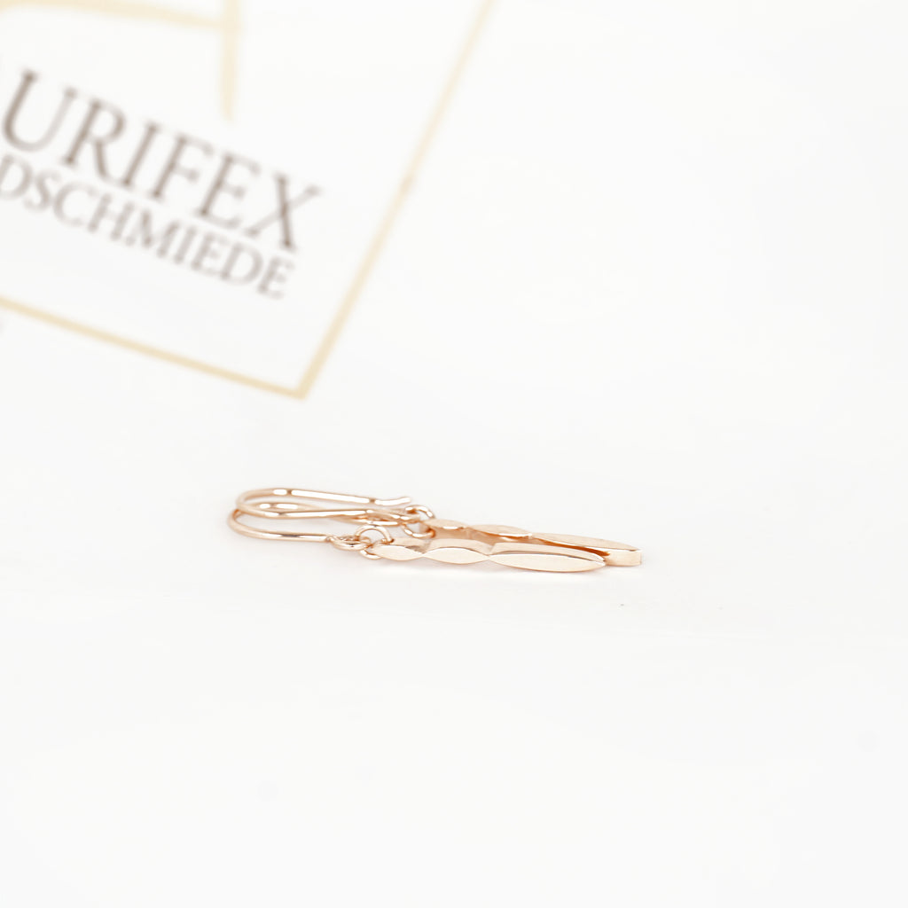 Aurifex Goldschmiede Koblenz Ohrschmuck zart aus der Kollektion Feine Form in Rotgold