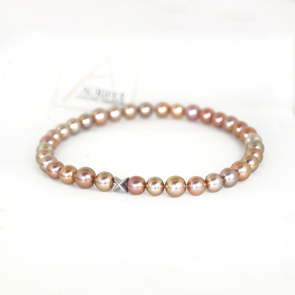 Aurifex Goldschmiede Koblenz Collier aus der Kollektion Perlenkultur mit Süßwasserzuchtperlen und Platin