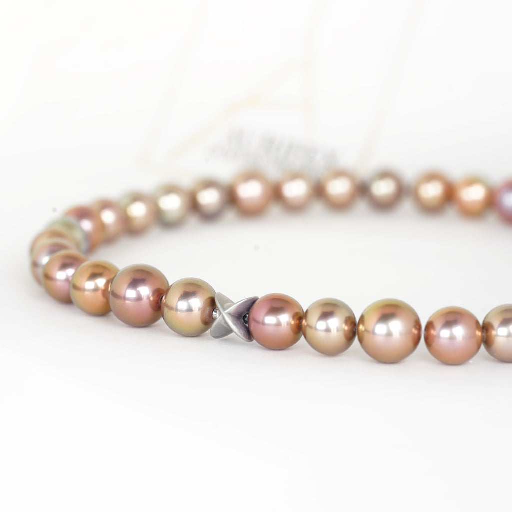 Aurifex Goldschmiede Koblenz Collier aus der Kollektion Perlenkultur mit Süßwasserzuchtperlen und Platin