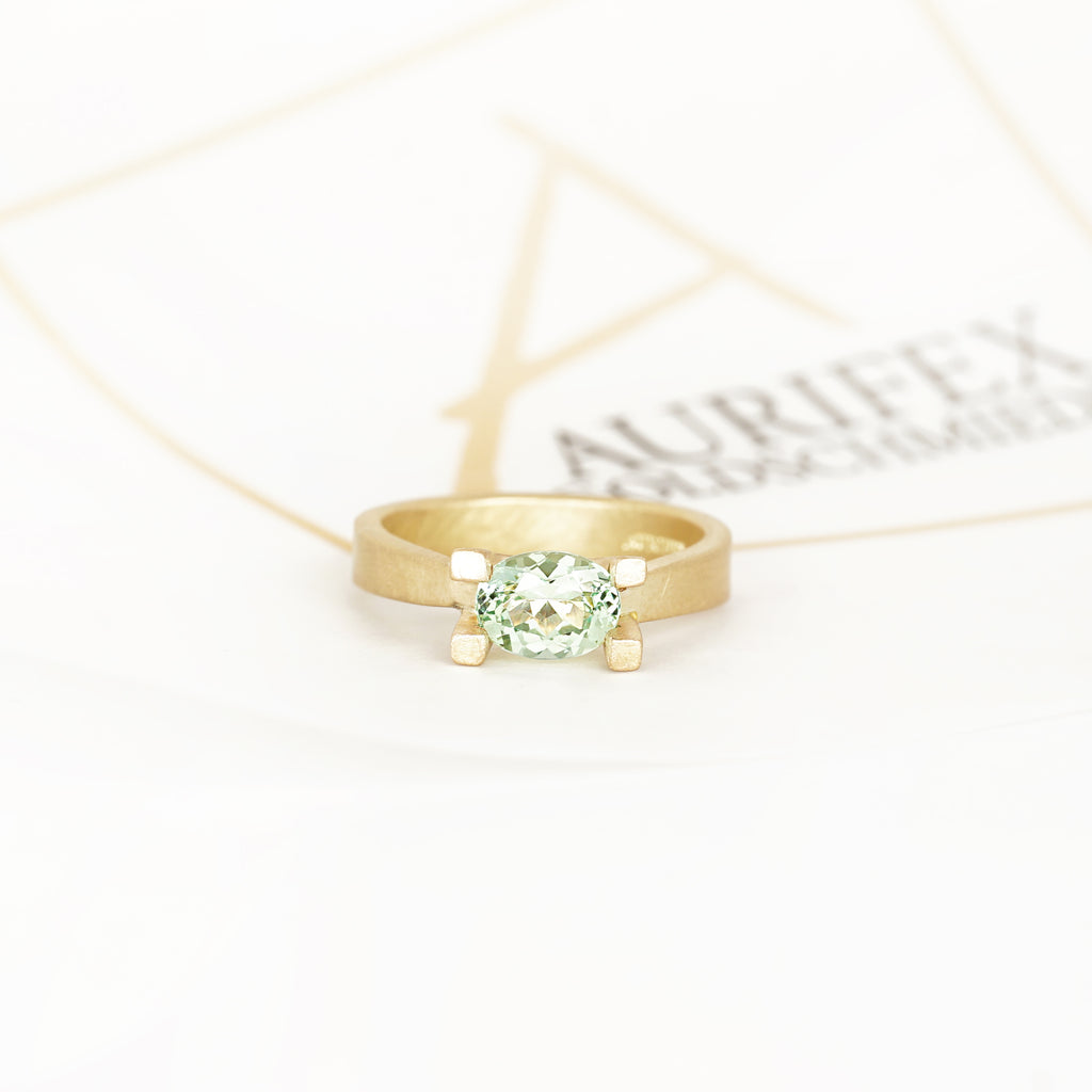 Aurifex Goldschmiede Koblenz Ring aus der Kollektion Unikat in Gelbgold mit Grossular