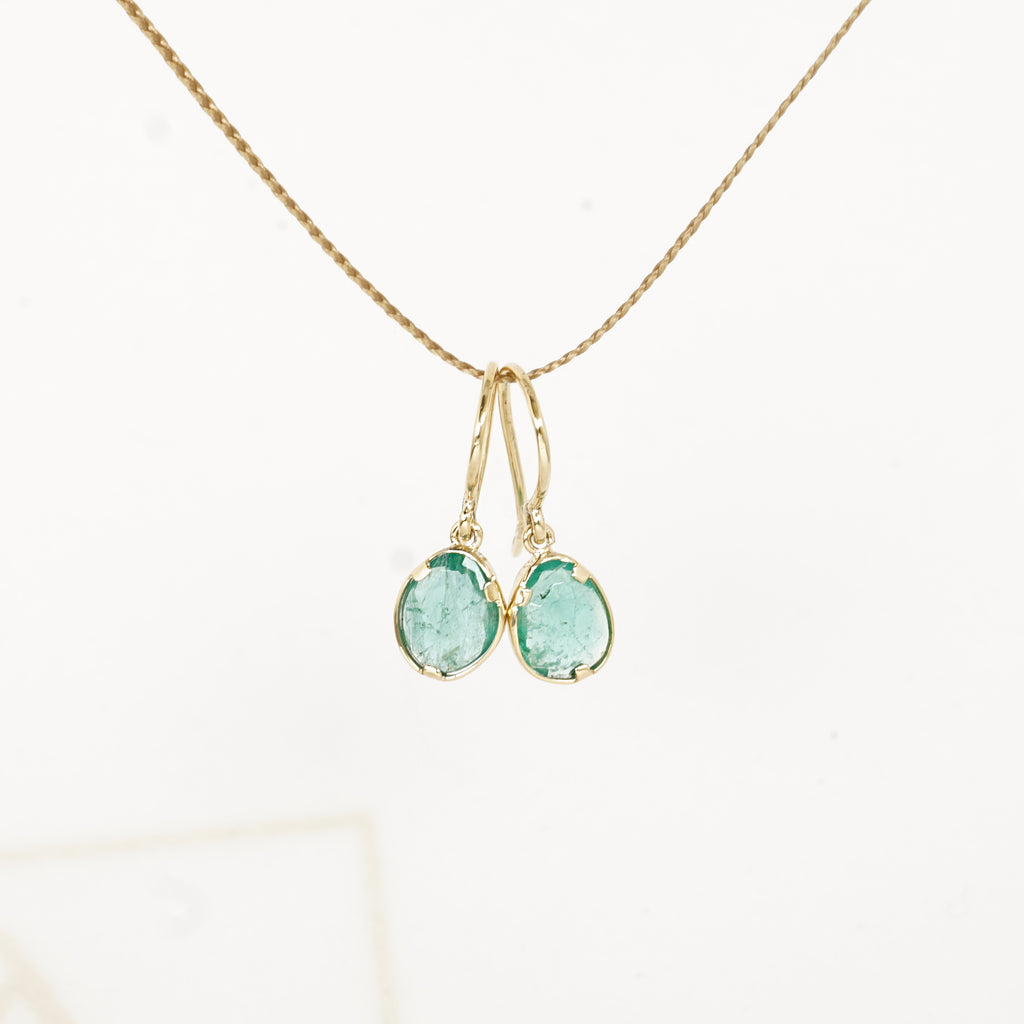 Aurifex Goldschmiede Koblenz Ohrschmuck aus der Kollektion Unikat in Gelbgold mit Smaragd
