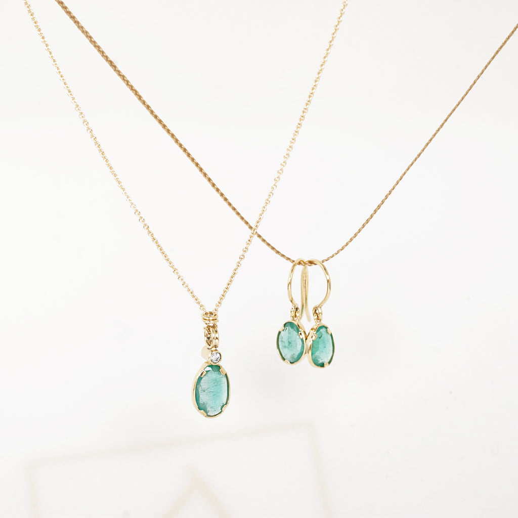 Aurifex Goldschmiede Koblenz Ohrschmuck aus der Kollektion Unikat in Gelbgold mit Smaragd