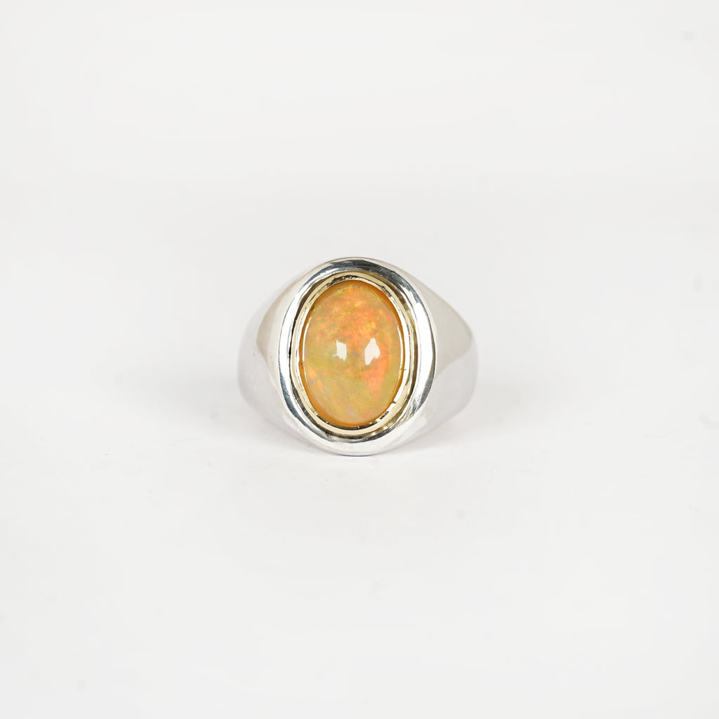 Aurifex Goldschmiede Koblenz Ring aus der Kollektion Unikat in Silber mit Gelbgold besetzt mit Opal aus Äthiopien