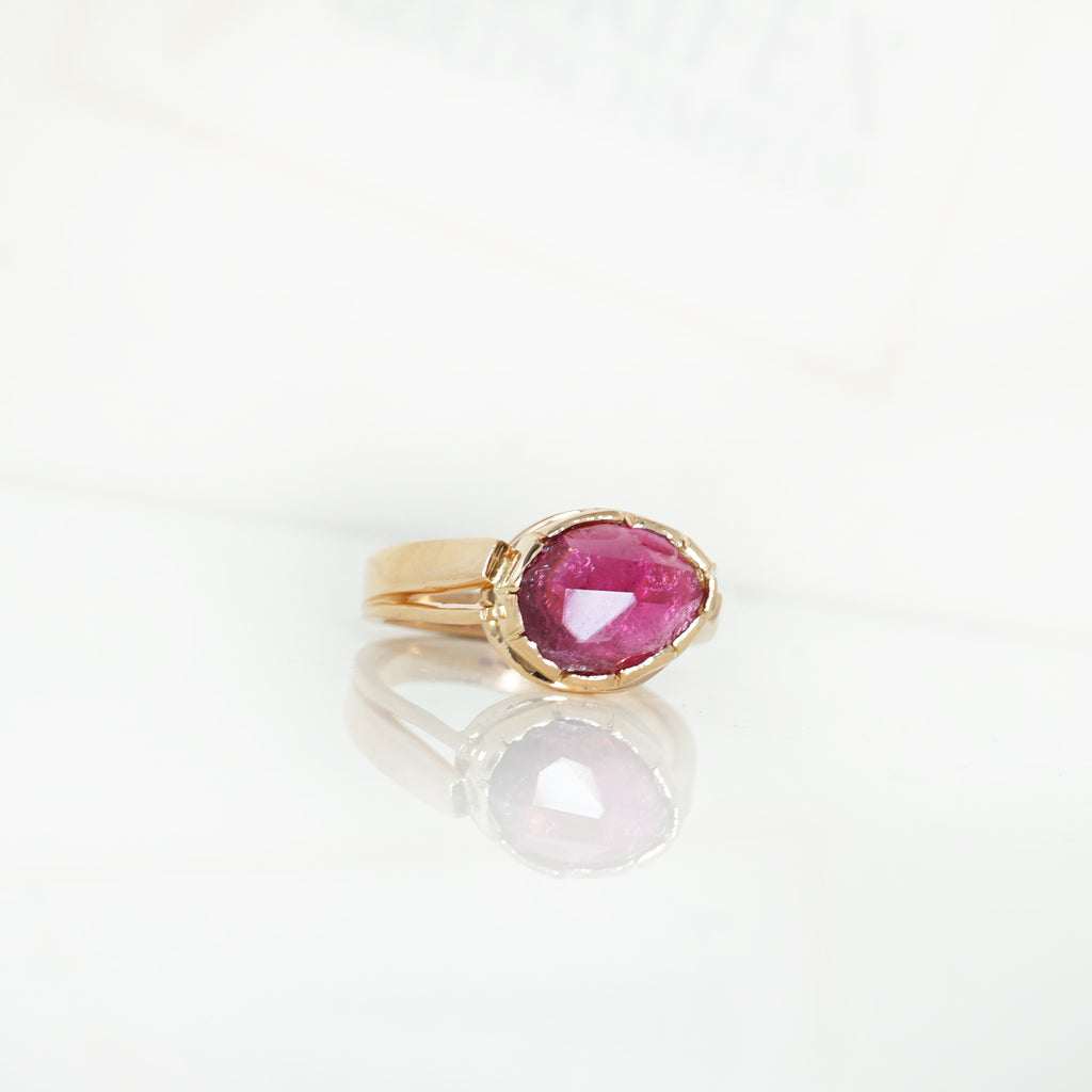 Aurifex Goldschmiede Koblenz Ring aus der Kollektion Unikat in Rotgold mit Rubellit