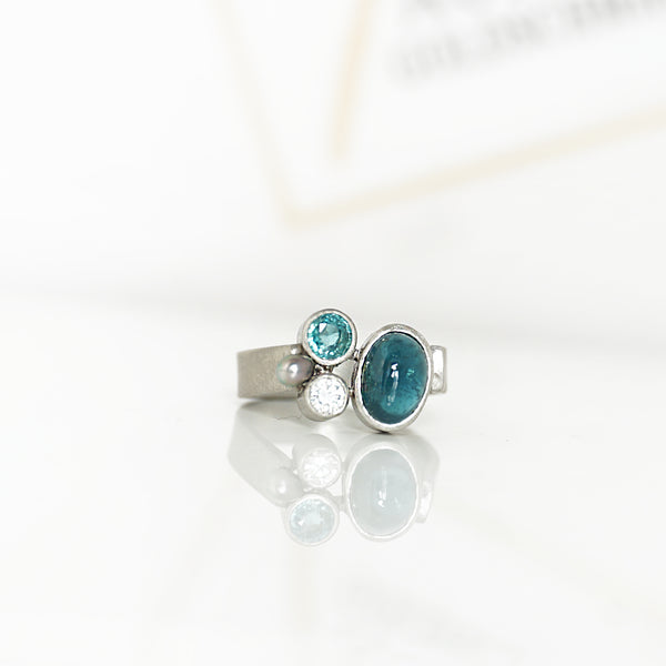 Aurifex Goldschmiede Koblenz Ring aus der Kollektion Unikat in Platin mit Zirkon, Turmalin, Brillant und Keshi Perle
