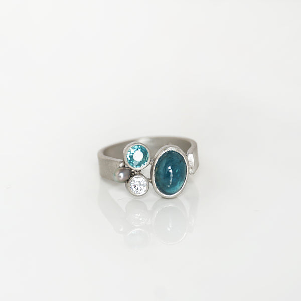 Aurifex Goldschmiede Koblenz Ring aus der Kollektion Unikat in Platin mit Zirkon, Turmalin, Brillant und Keshi Perle
