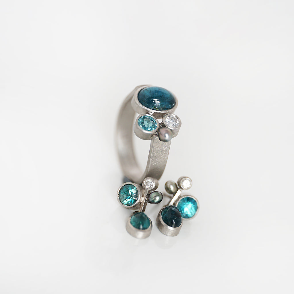 Aurifex Goldschmiede Koblenz Ring aus der Kollektion Unikat in Platin mit Zirkon, Turmalin, Brillant und Keshi Perle