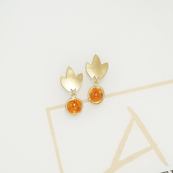Aurifex Goldschmiede Koblenz Ohrringe aus der Kollektion Feine Form in Gelbgold mit Mandarin Granat