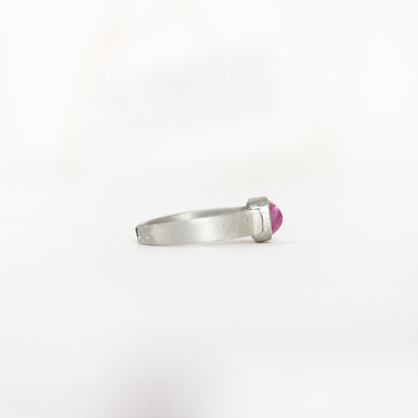 Aurifex Goldschmiede Koblenz Ring aus der Kollektion Unikat in Platin mit Rubin