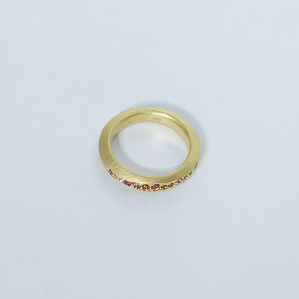 Aurifex Goldschmiede Koblenz Ring aus der Kollektion PUR in Gelbgold mit Saphiren