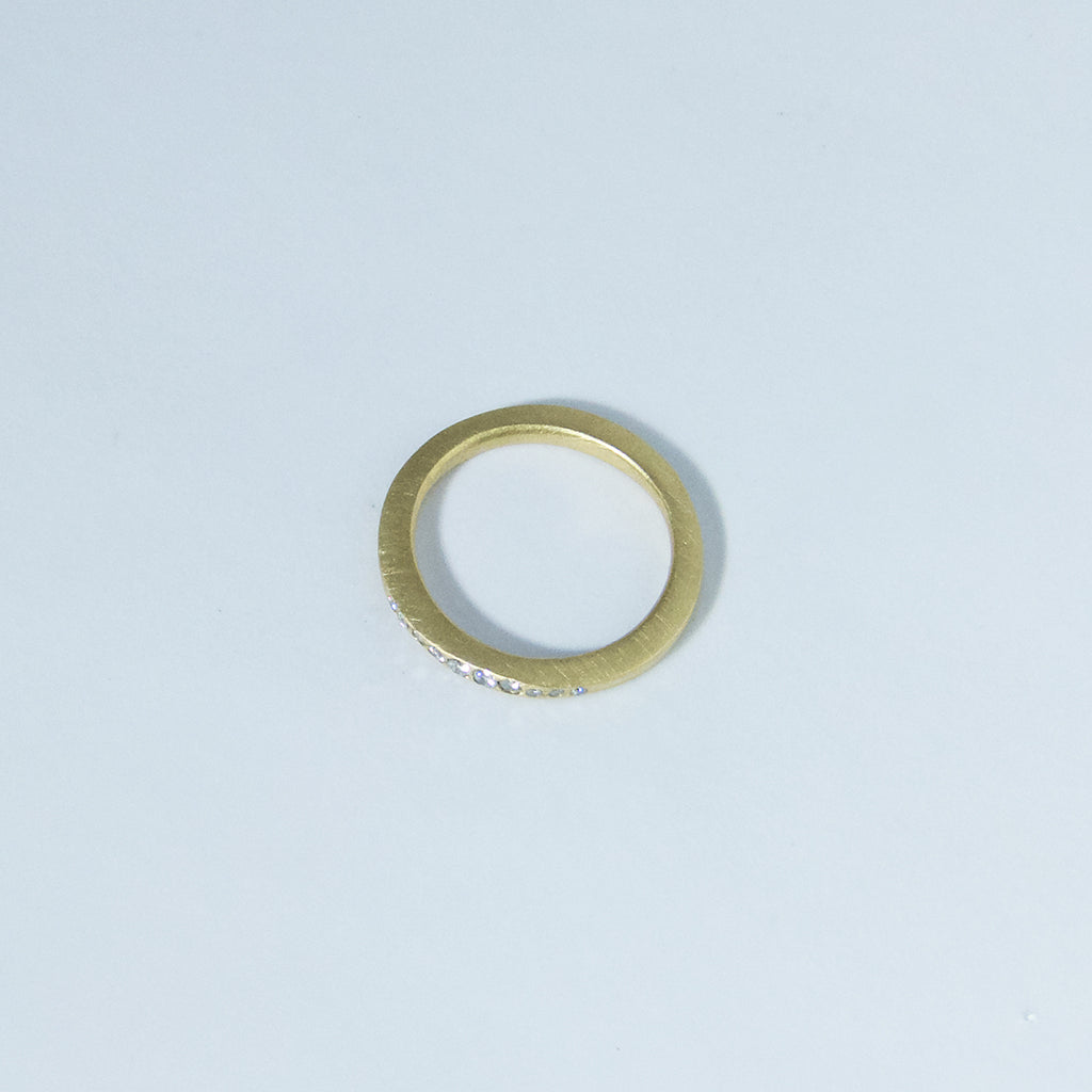 Aurifex Goldschmiede Koblenz Ring aus der Kollektion PUR in Gelbgold mit Brillanten